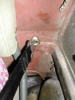 seatbelt12.jpg (392372 bytes)